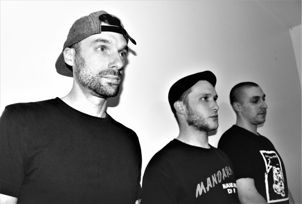 Laces Out 04 BW [photo by Steve Veyga]